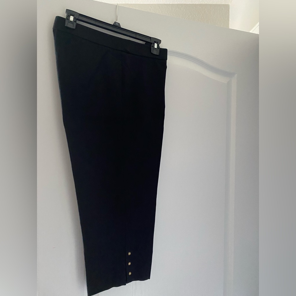Counterparts Black Capri